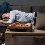 "غيبوبة الطعام" لماذا يهاجمنا النعاس بعد الوجبات الكبيرة