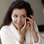 علاجات منزلية للتخلص من تجاعيد تحت العين