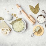 مقشرات طبيعية للوجه والجسم