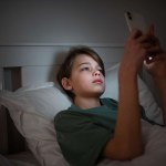 استخدام الهاتف الذكي يؤثر سلباً في الصحة النفسية